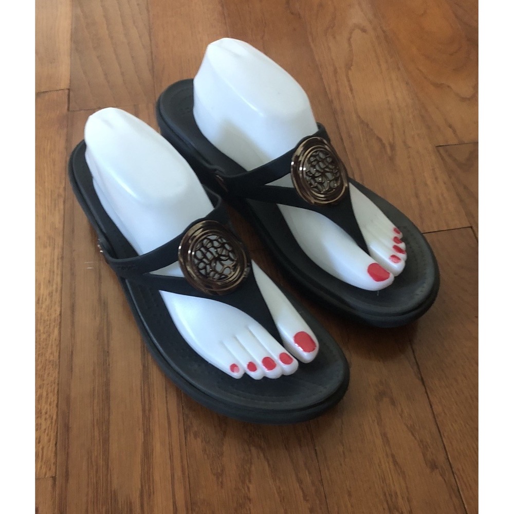 Black Women's Thong Sandals with Decorative Medallion